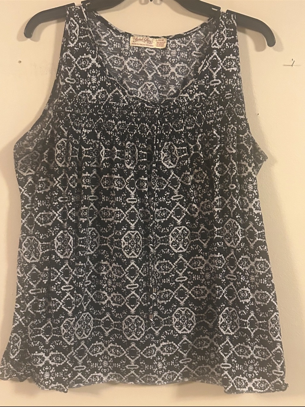 Faded, Glory - Women’s Navy and White Printed Tank Top